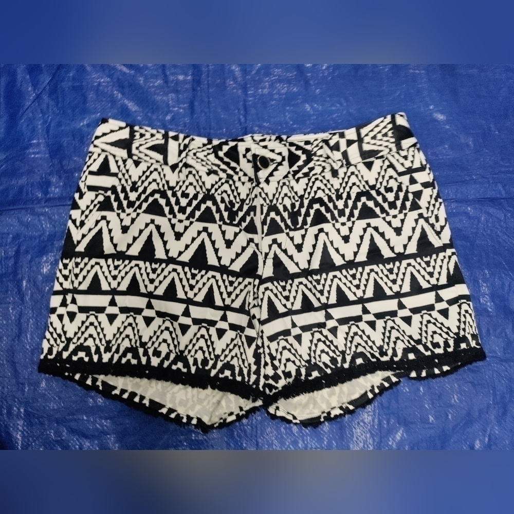Jade Melody tam shorts